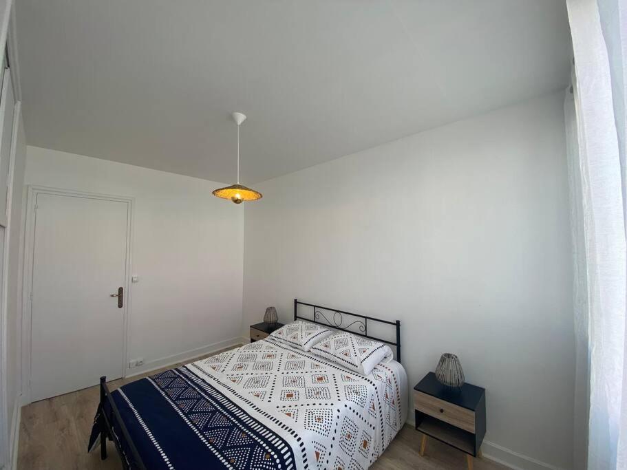 Bel Appartement Centre Ville De Вьерзон Экстерьер фото