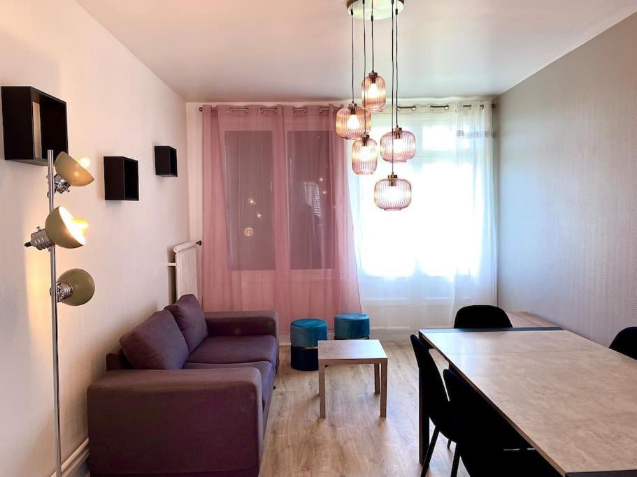 Bel Appartement Centre Ville De Вьерзон Экстерьер фото